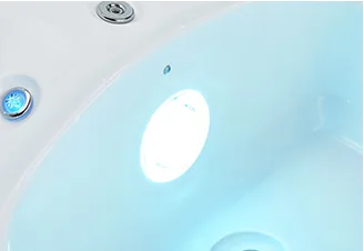 Feature illustration detailing the high-density polyurethane foam insulation and aluminum foil backing applied to the underside of the acrylic shell for thermal retention.